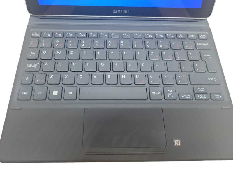 SAMSUNG Galaxy Book 10.6 - Core m3-7Y30 | 4GB | 64GB SSD %