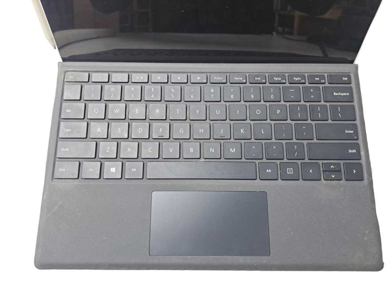 Microsoft Surface Pro 4 | i5-6300U @ 2.40GHz 4GB Ram 128GB SSD *READ* )
