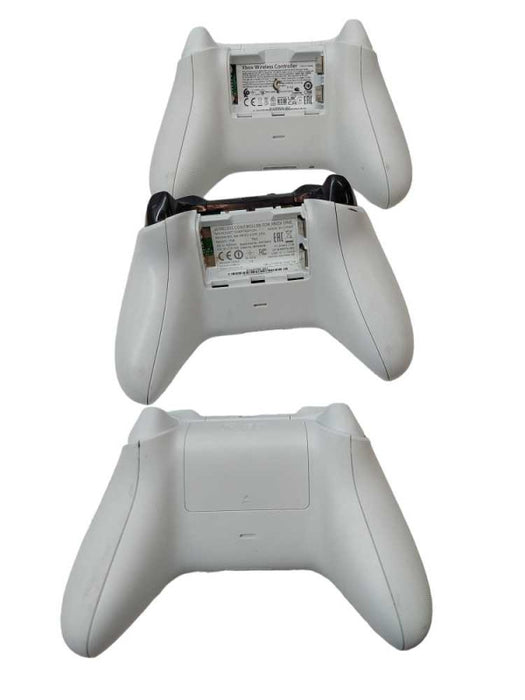 Bundle of 3 Microsoft Xbox One White Controllers ( For Parts ) â