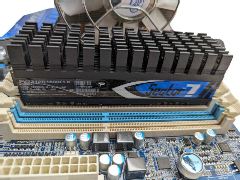 Gigabyte GA-X58A-UD5 with i7-980X Extreme @3.30Ghz 16GB RAM and cooler -