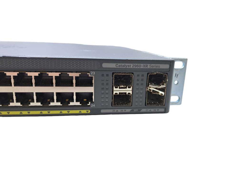 Cisco WS-C2960XR-24TS-I | 24-Port GigE 4x SFP IP Lite Network Switch *READ* )