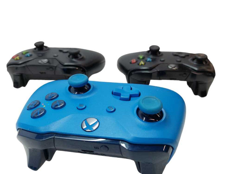 Bundle of 3 Microsoft Xbox One Controllers 2 Model: 1537 - 1 Model: 1708  =