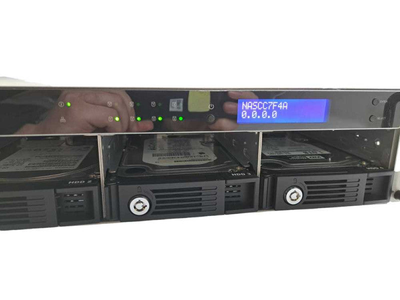 QNAP TS-859U+ | 8-Bay Network Attached Storage | + 4x 1TB HDD )