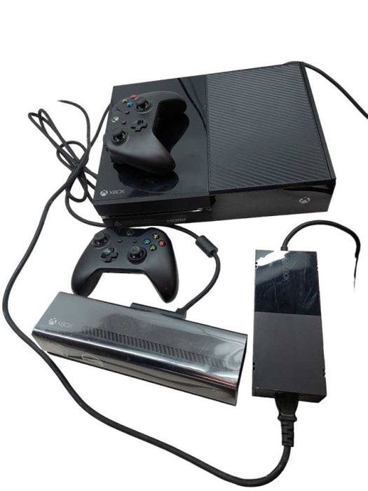 Microsoft Xbox One Model: 1540 with 2 Controllers & Kinect Sensor Camera  =