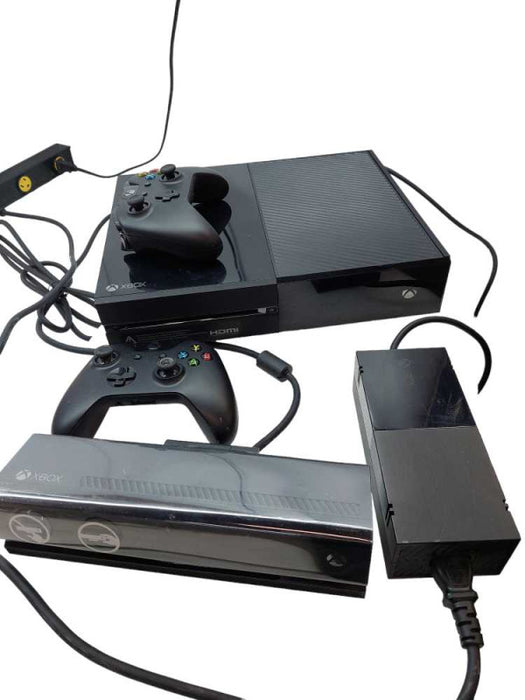 Microsoft Xbox One Model: 1540 with 2 Controllers & Kinect Sensor Camera  =