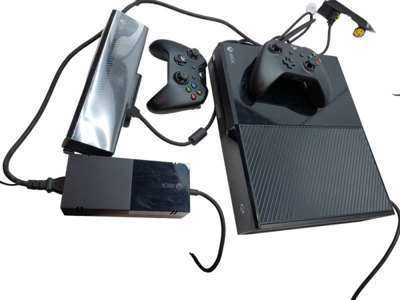 Microsoft Xbox One Model: 1540 with 2 Controllers & Kinect Sensor Camera  =