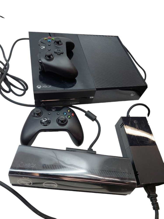 Microsoft Xbox One Model: 1540 with 2 Controllers & Kinect Sensor Camera  =