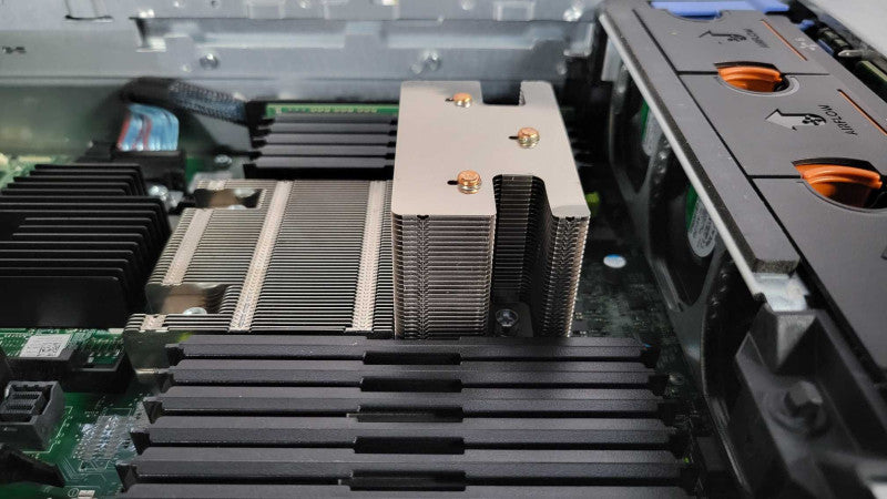 Dell PowerEdge R730xd - 2x Xeon E5-2630 v3 | 64GB | PERC H330 Mini | 2x750W  %