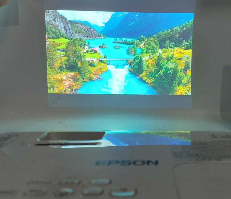 Epson EX3220 H552A SVGA 3LCD Projector HDMI 202 lamp hours