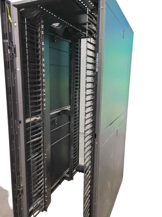APC NetShelter SX Enclosure AR3340 42U Rack with 2x APC AP8858NA3 PDUs 1x Key Q_