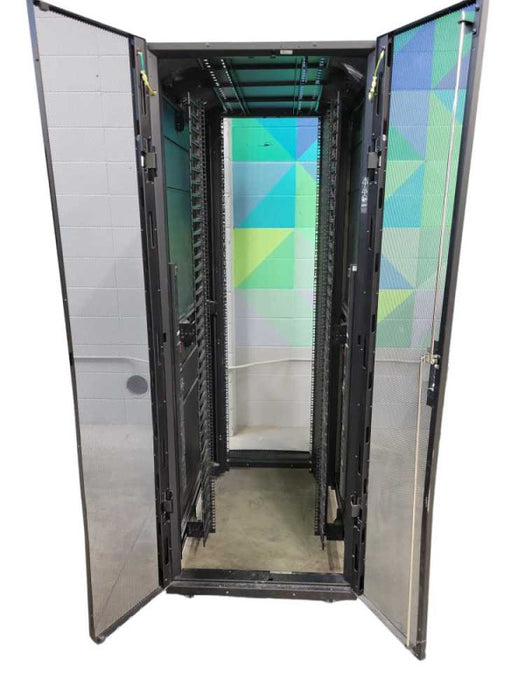 APC NetShelter SX Enclosure AR3340 42U Rack with 2x APC AP8858NA3 PDUs 1x Key Q_