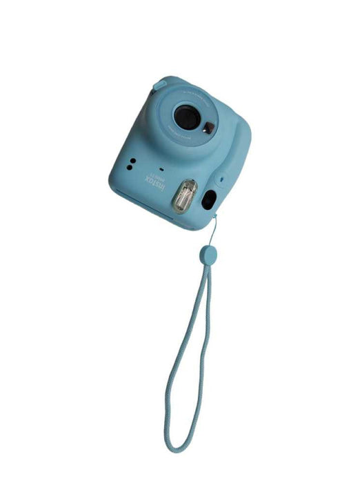 Fujifilm Instax Mini 11 intsax lens 60mm focus range 0.3-infinity  =