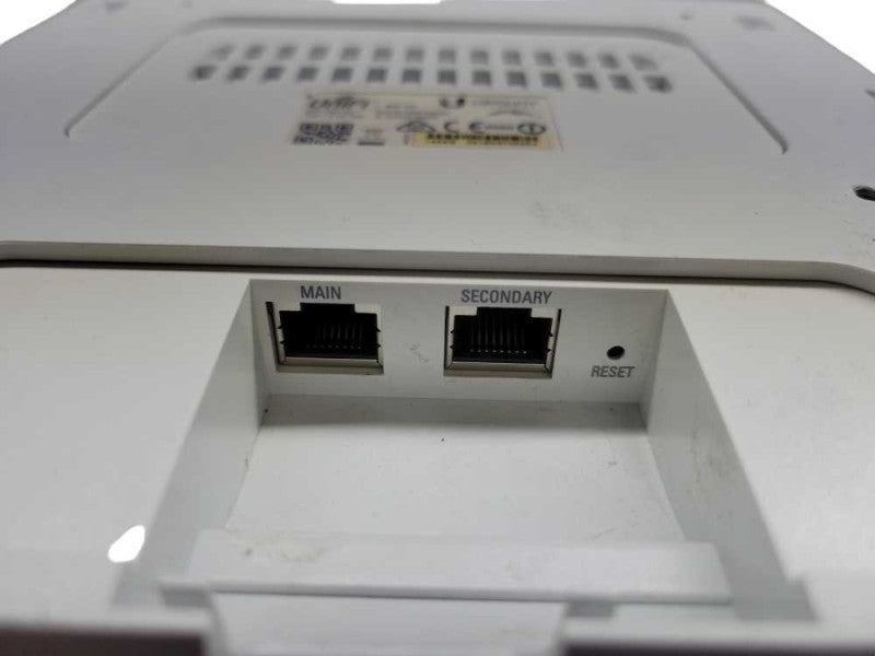 Ubiquiti UniFi AP-AC v2 + Mounting Bracket (READ) %