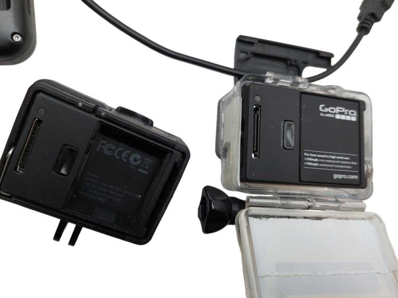 Go Pro Camera Bundle , 4 Cameras Model:CHDHX-301, 3 Remotes model: Armte-001 =