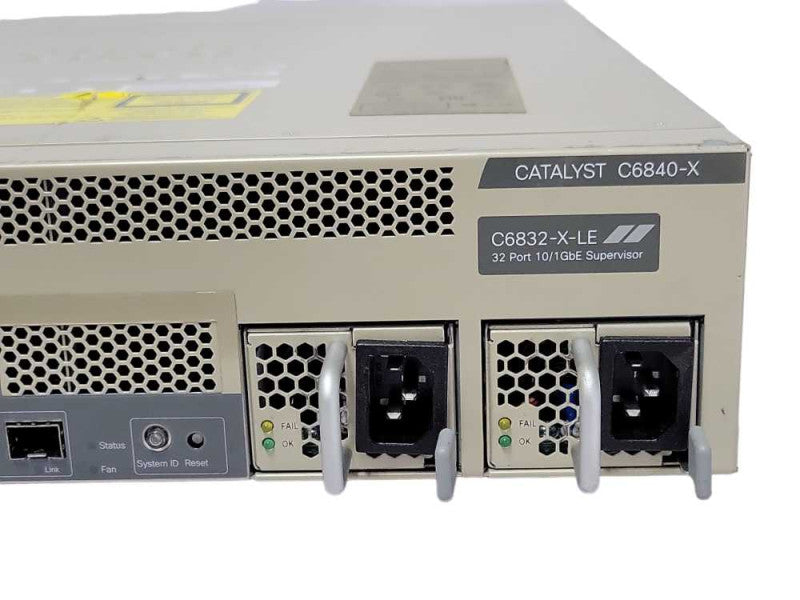 Cisco C6832-X-LE Catalyst 6832-X-Chassis 2x C6048-X-750W-AC PSU, READ _