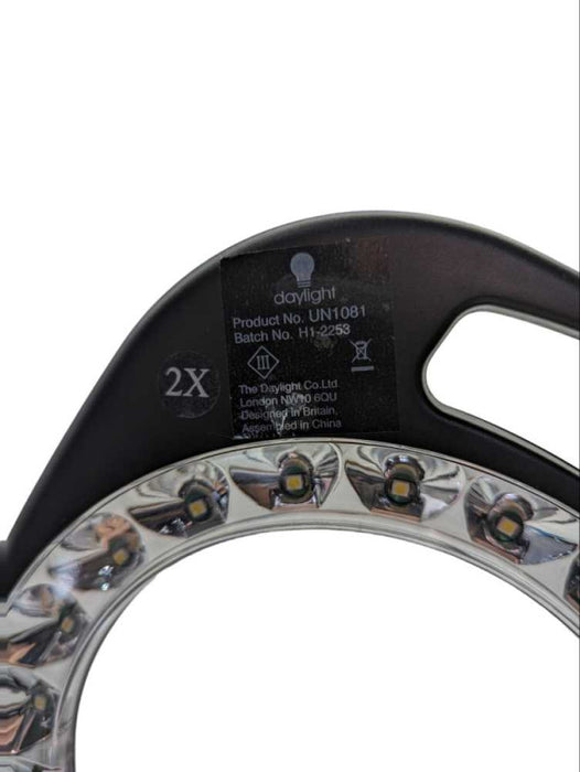 2X Magnifier with LED ring ligts  -