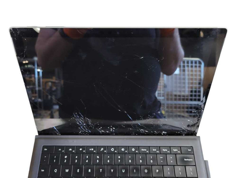 Microsoft Surface Pro 5 (1796) - i5-7300U, 8GB RAM, 256GB SSD - READ Î