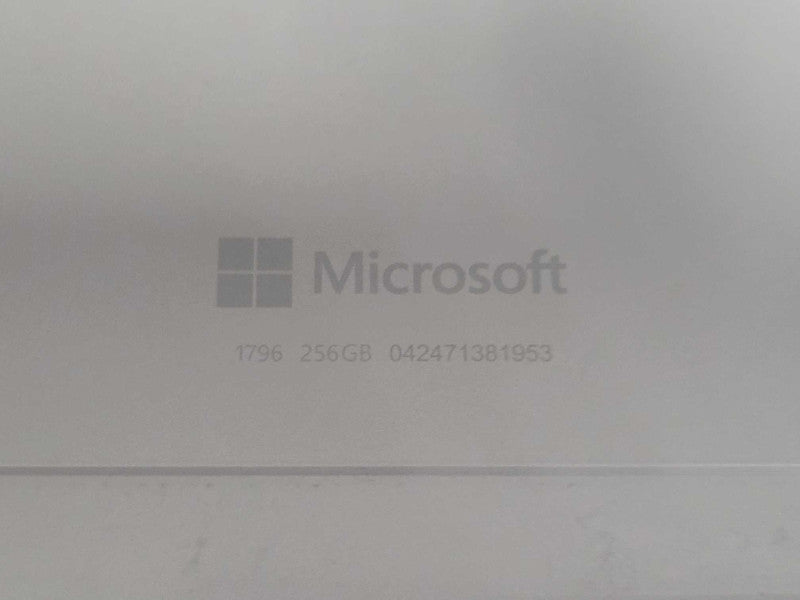 Microsoft Surface Pro 1796 i7-7660U, 16GB RAM, 256GB SSD, w/ Power, READ _