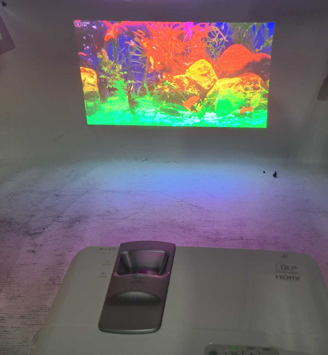 BenQ W1070 DLP Projector, Lamp 185Hrs