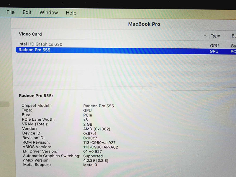 Apple Macbook Pro 2017 15\\\\\\" Core i7-7700HQ @ 2.8GHz 250GB SSD Radeon Pro 555 2GB (