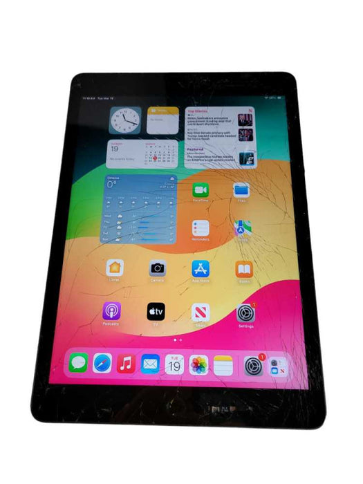 Apple iPad 8th Gen 32GB (A2270) - READ Î