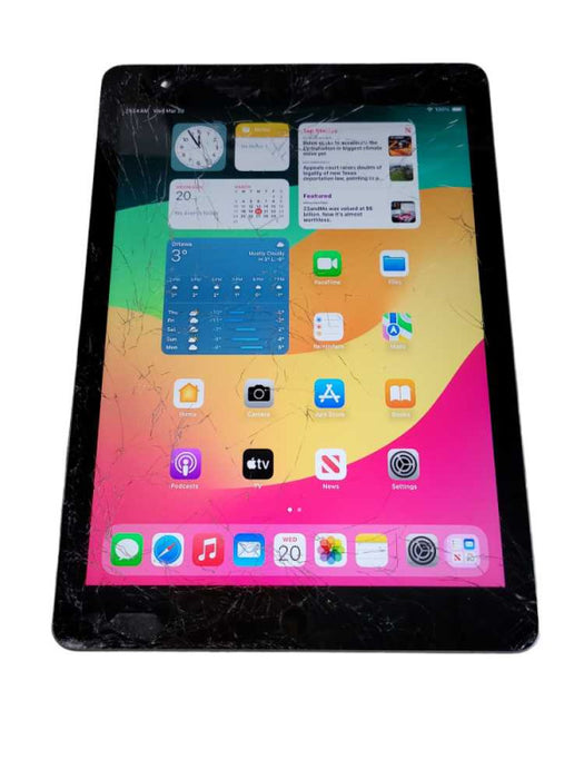 Apple iPad 6th Gen 32GB (A1893) - READ Î