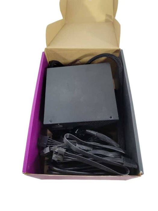 Cooler Master 650W Bronze-Power Supply Semi-Fanless Semi-Modular 80 PLUS Bron !