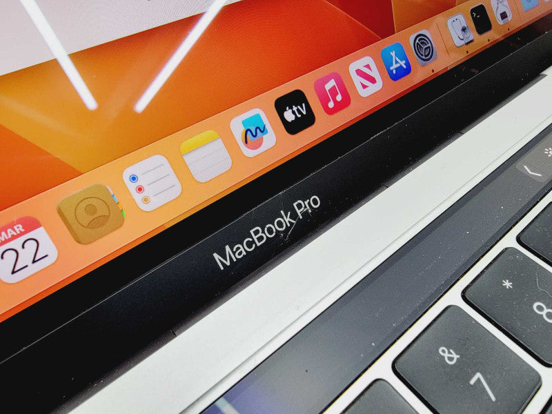 Apple Macbook Pro 2018 13\\" 4-Core i5-8259U @ 2.3GHz 8GB DDR3 250GB SSD [Read - A1989] (