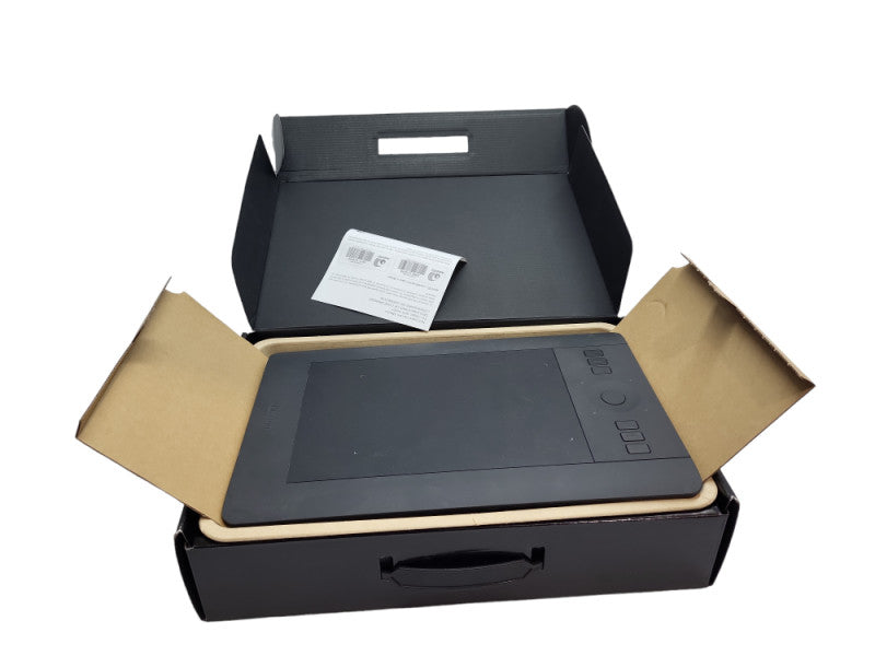 Wacom Intuos Pro Creative Pen Tablet Small Model PTH 451 w/ Pen &