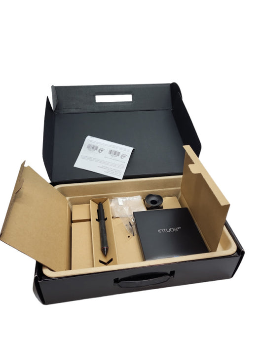 Wacom Intuos Pro Creative Pen Tablet Small Model PTH 451 w/ Pen &