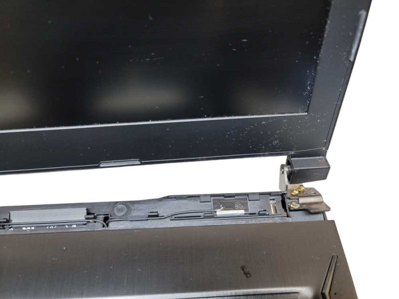 MSI WE73 8SJ i7-8750H| 32GB DDR4| NO HD| Quadro P2000| FOR PARTS/ REPAIR  Î²
