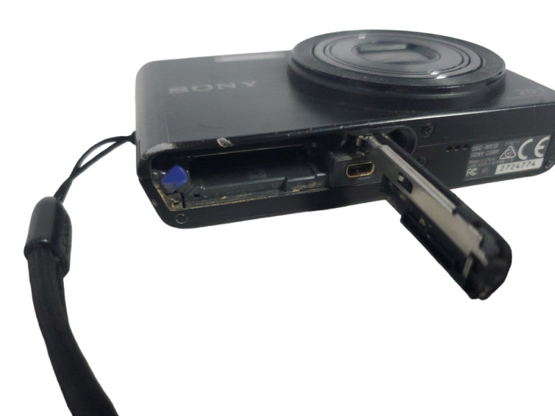 SONY CyberShot DSC-W800 20.1MP Digital Camera (AS-IS) |