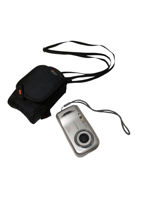 Olympus Camedia Digital Camera D-545 Zoom 4.0 MP  =