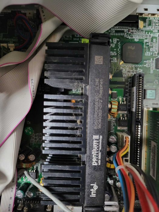 Compaq Presario 4640 Computer Intel Pentium 2 CPU 128MB RaM No HDD, READ _