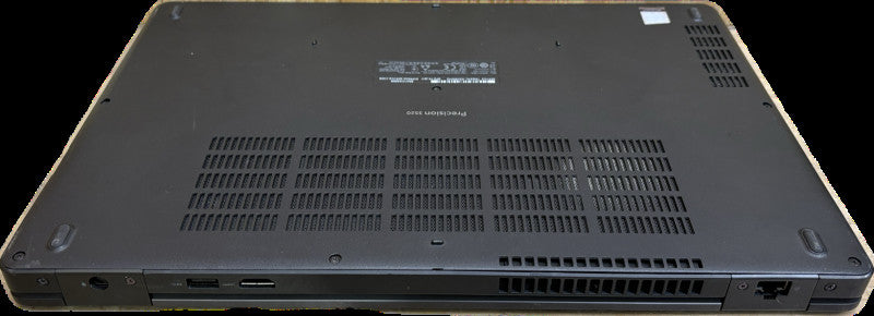 Dell Precision 3520 Intel Xeon E3-1505M@3GHz QUADRO M620 2GB GPU 16GB 256SSD Q