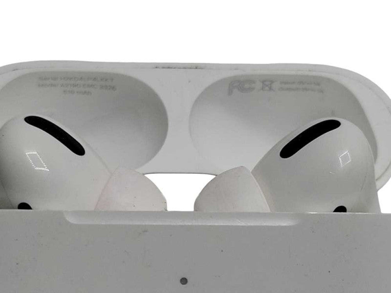 Apple AirPods with Charging Case - A2190, READ Q_