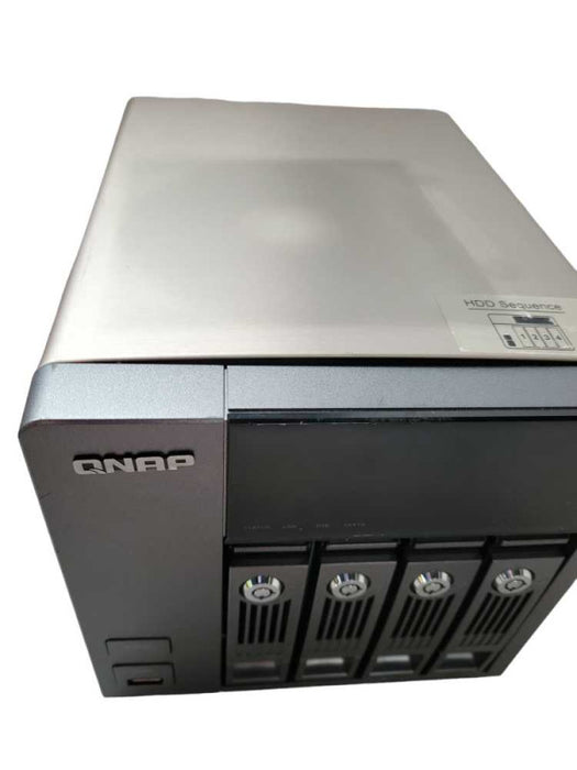 QNAP TS-410 NAS 800MHz 256MB DDR2 SATA III 4x 2TB HDD !
