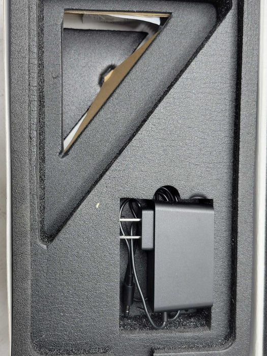 Open-Box Lenovo ThinkSmart View CD-18781Y, SDA624 1.8GHz, DDR3 2GB, 8Inch _