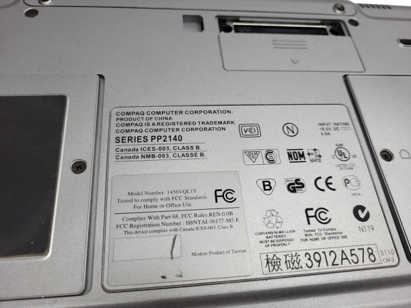 HP Compaq Presario PP2140 Pentium 4 Vintage Laptop &