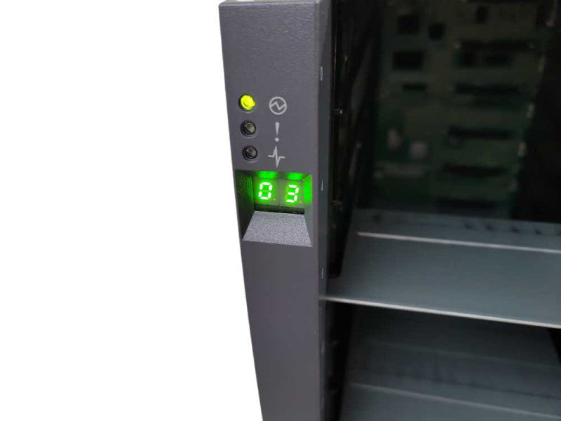 NETAPP DS4243 24BAY DISK ARRAY 2X PSU 2X IOM3 CONTROLLER - NO HDD/CADDY !