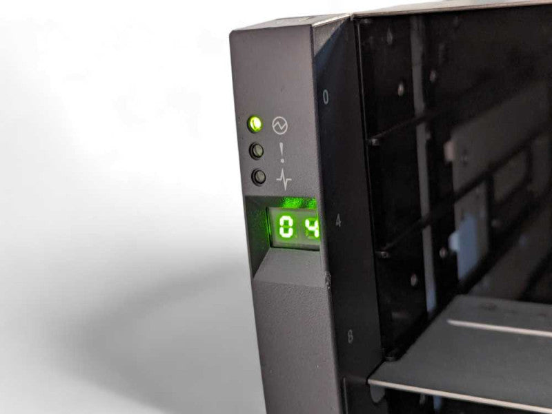 NetApp DS4243 JBOD 2x IOM3 Controllers  -