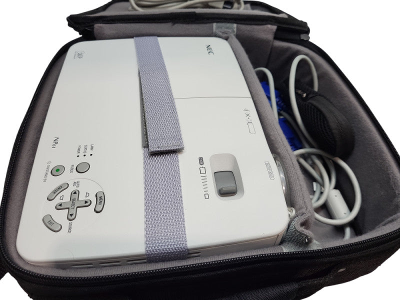 NEC NP61 DLP Projector with Travel Case+ Remote &