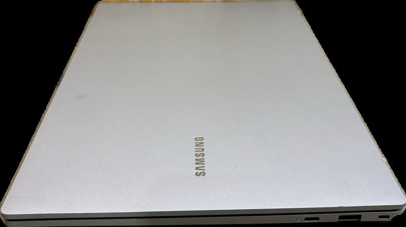 Samsung GalaxyBook NP340XLA Snapdragon 7c @ 2.55 GHz 4GB RAM 128GB SSD  BudLap