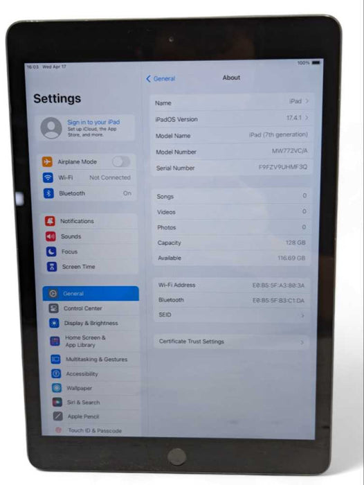 Apple iPad ( 7th generation ) 128GB Space Gray UNLOCKED   -