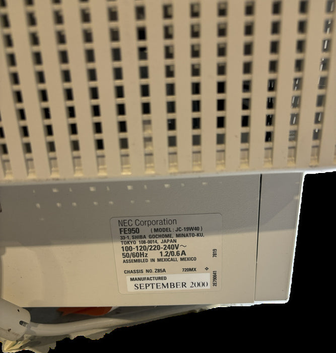 NEC MultiSync FE950 CRT (Flat Tube) Computer Monitor 18\\" Viewing Size