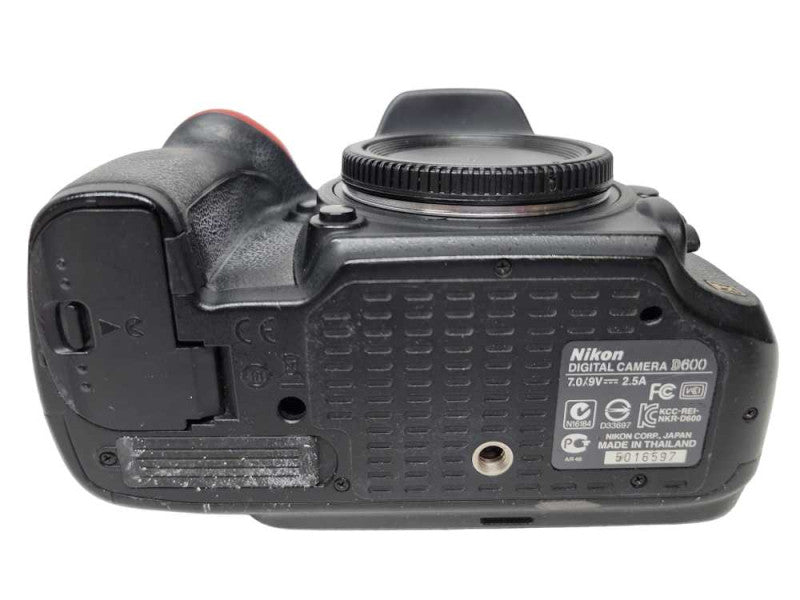 Nikon D600 24.3 MP Digital SLR Camera BODY ONLY(READ)