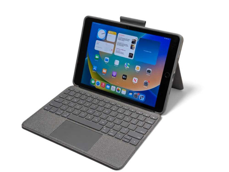Apple iPad ( 8th generation ) 32GB WiFi + Cellular with Keyboard UNLOCKED  -