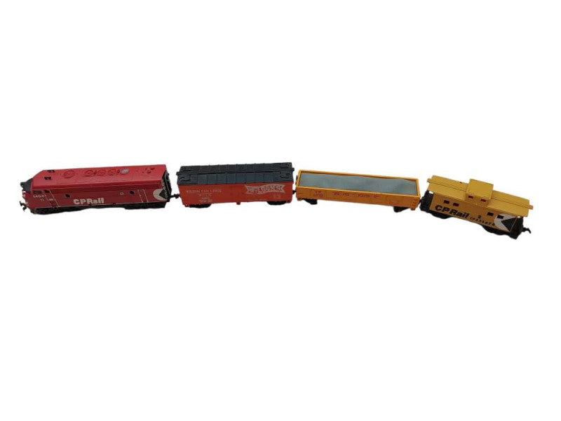 CP Rail Toy Trains Bundle of 4 , Union Pacific, Wilson Car Lines-Collectables =