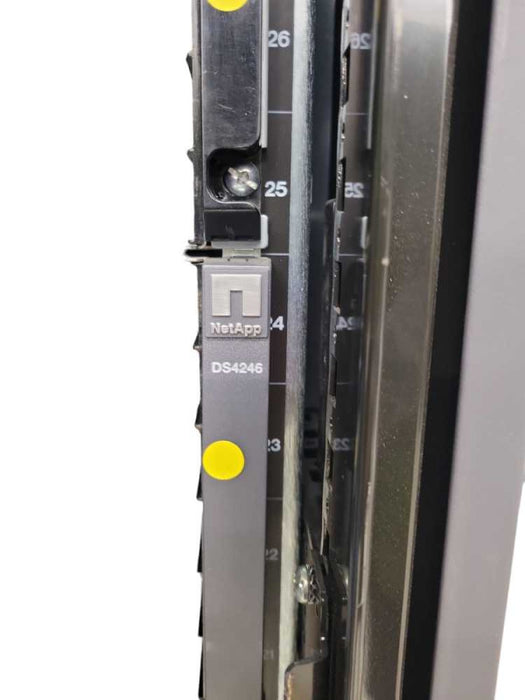 Server Rack NetApp 10x Disk Array DS4246 2x IOM6 Modules 2x PDU !