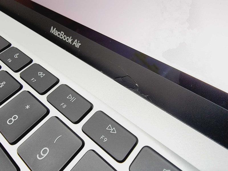 Apple Macbook Air 2020 13\\" Chip M1 @ 3.2GHz 16GB Ram 250GB SSD [Read] (